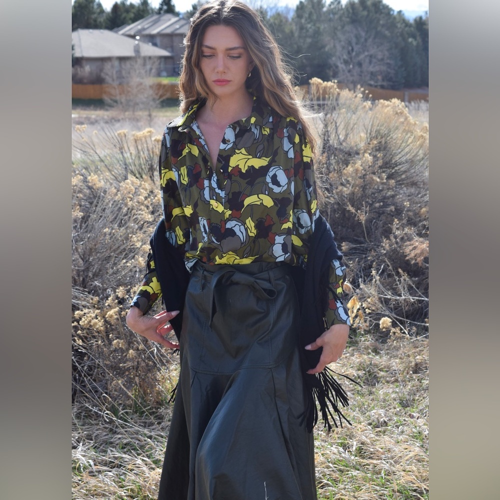 Prairie Midi Skirt (Button Belt) Olive Faux Leather - Picture 2 of 6